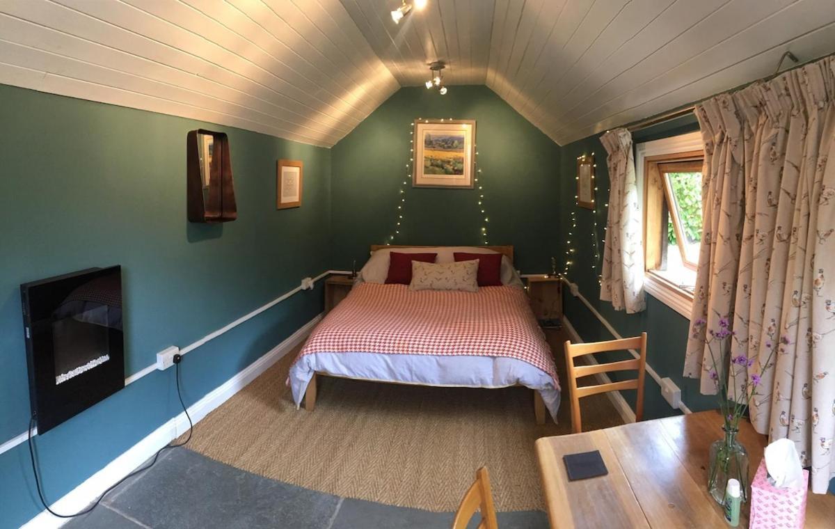 Vila The Tool Shed Nestled In Idyllic Countryside Linchmere Exteriér fotografie